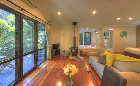 Montague's Of Montville - E Caravan Parks 2