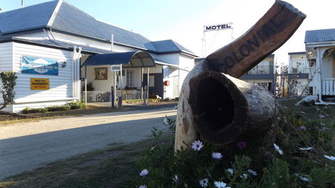 Monto Colonial Motor Inn - E Caravan Parks 1