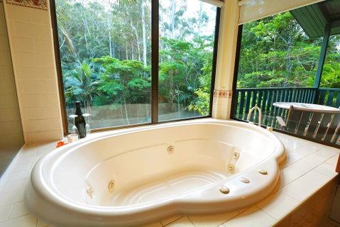 Montville Country Cabins - E Caravan Parks 2