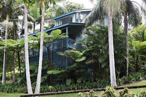 Montville Country Cabins - E Caravan Parks 0