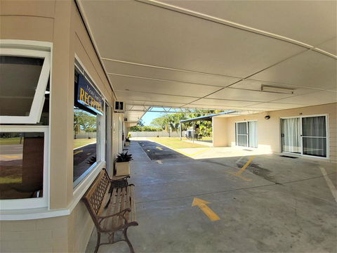 Motel Ingham - E Caravan Parks 1