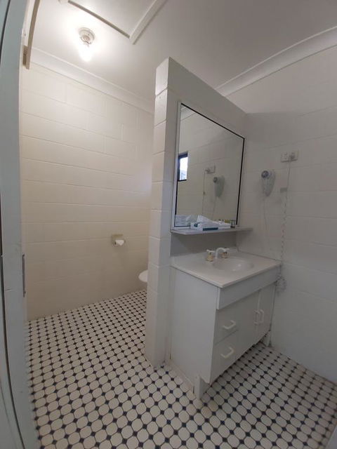 Motel Ingham - E Caravan Parks 3
