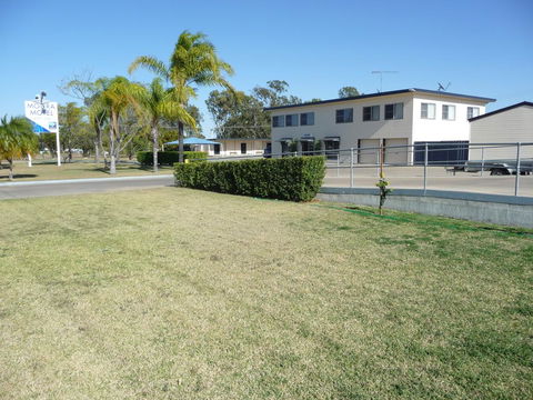 Moura Motel - E Caravan Parks 2