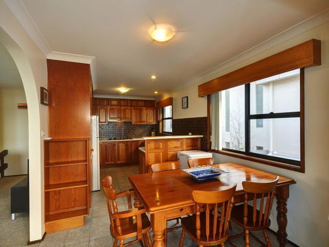 Myall Manor - E Caravan Parks 0