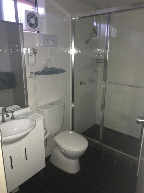 Narellan Motor Inn - E Caravan Parks 3