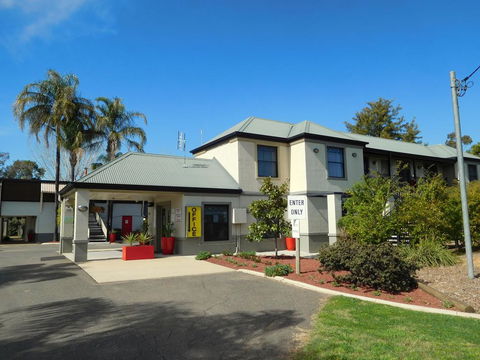 Narrabri Motel And Caravan Park - E Caravan Parks 2