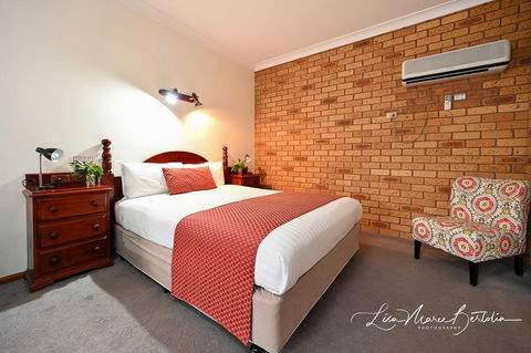 Narrandera Club Motor Inn - E Caravan Parks 0
