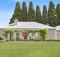 Nattai Lodge - house  cottage in beautiful garden - E Caravan Parks