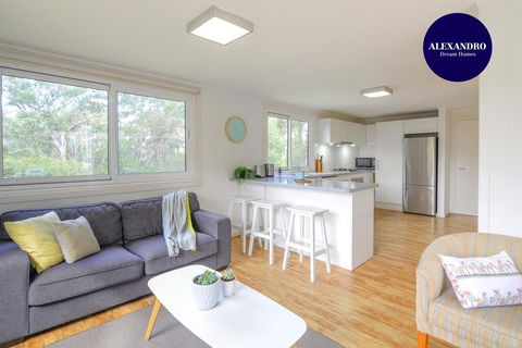 NATURE LOVERS DREAM // FIREPLACE //ACCESS TO HIKES - E Caravan Parks 0