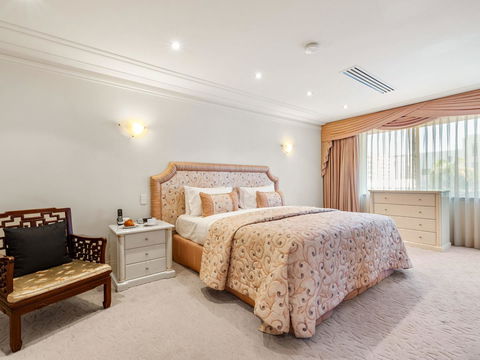 The Peninsula Riverside Serviced Apartments - E Caravan Parks 11