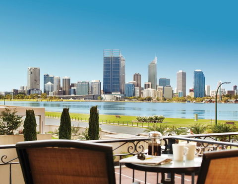 The Peninsula Riverside Serviced Apartments - E Caravan Parks 34
