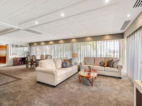 The Peninsula Riverside Serviced Apartments - E Caravan Parks 8