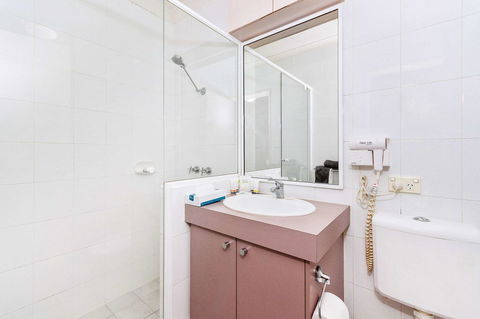 Quality Hotel Bayswater - E Caravan Parks 19