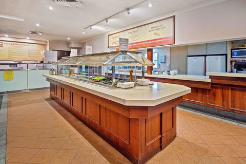 Quality Hotel Bayswater - E Caravan Parks 17