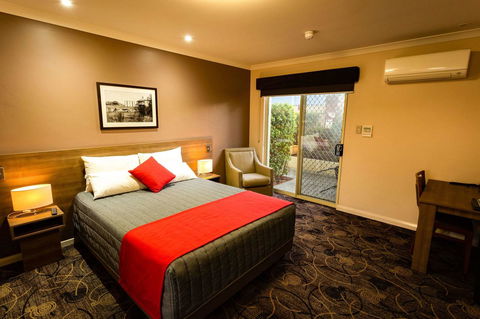 Quality Hotel Bayswater - E Caravan Parks 1
