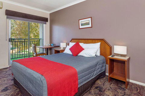Quality Hotel Bayswater - E Caravan Parks 6