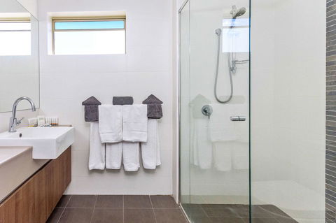 Quality Hotel Bayswater - E Caravan Parks 26