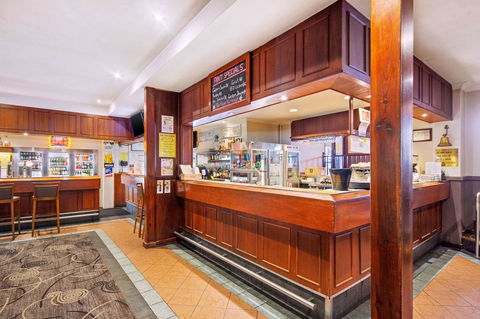 Quality Hotel Bayswater - E Caravan Parks 23
