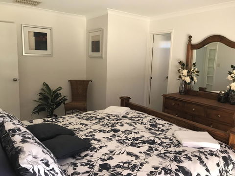 Blue Lake Family Retreat - E Caravan Parks 0