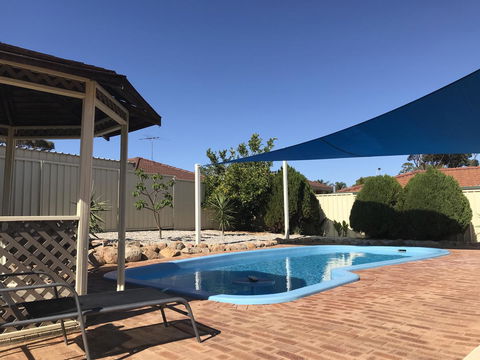 Blue Lake Family Retreat - E Caravan Parks 4