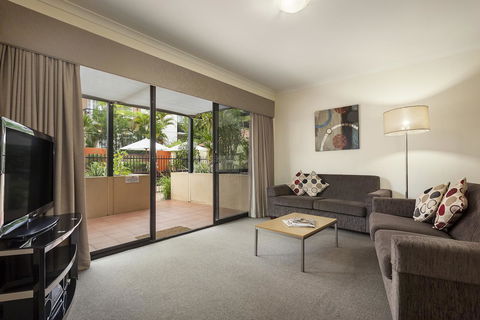 Best Western Northbridge Apartments - E Caravan Parks 12