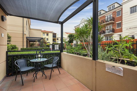 Best Western Northbridge Apartments - E Caravan Parks 10