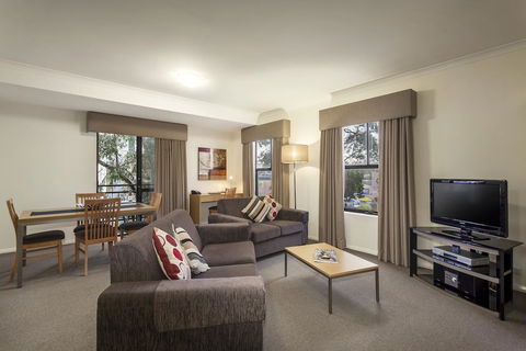 Best Western Northbridge Apartments - E Caravan Parks 13