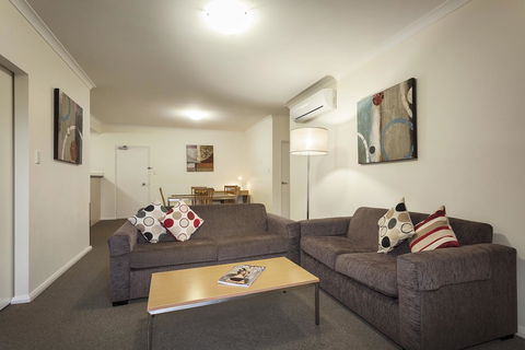 Best Western Northbridge Apartments - E Caravan Parks 16