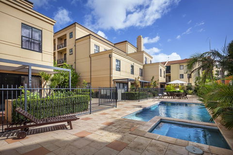 Best Western Northbridge Apartments - E Caravan Parks 3