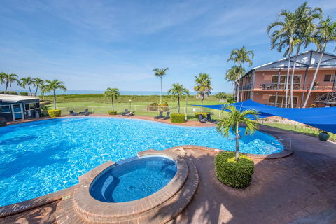 Moonlight Bay Suites - E Caravan Parks 0