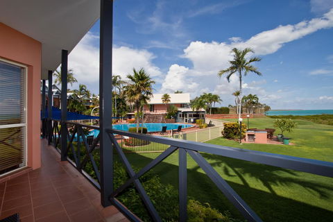 Moonlight Bay Suites - E Caravan Parks 10