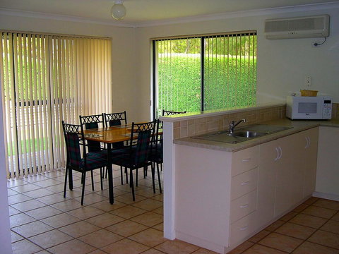 Bayside Villas - E Caravan Parks 33