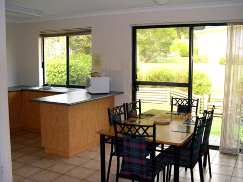 Bayside Villas - E Caravan Parks 36