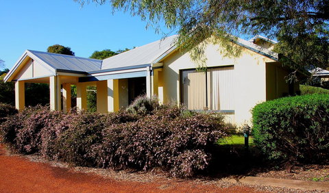 Bayside Villas - E Caravan Parks 30