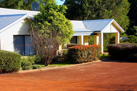 Bayside Villas - E Caravan Parks 0