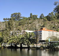 Sullivans Hotel - E Caravan Parks