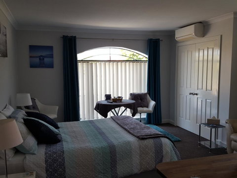 Palm Beach Bed & Breakfast - E Caravan Parks 14