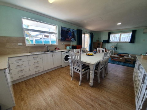 Palm Beach Bed & Breakfast - E Caravan Parks 17
