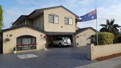 Palm Beach Bed & Breakfast - E Caravan Parks 38