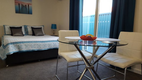 Palm Beach Bed & Breakfast - E Caravan Parks 39