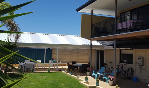 Palm Beach Bed & Breakfast - E Caravan Parks 2