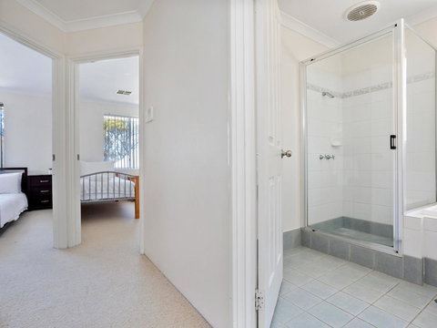 Cooper Street - E Caravan Parks 17