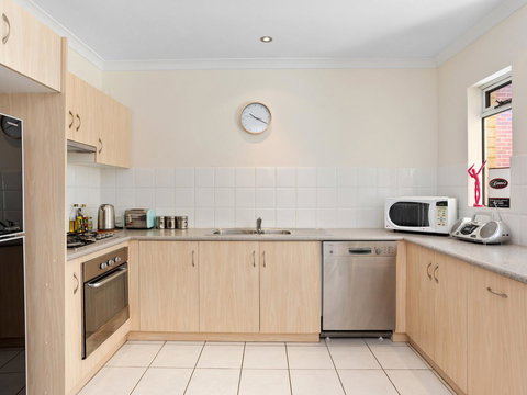 Cooper Street - E Caravan Parks 26