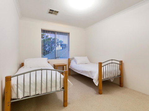 Cooper Street - E Caravan Parks 19