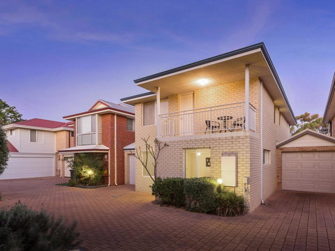 Cooper Street - E Caravan Parks 0