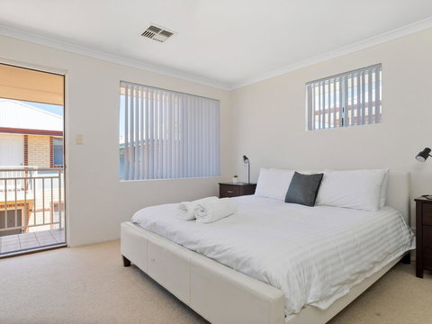 Cooper Street - E Caravan Parks 6