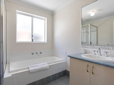 Cooper Street - E Caravan Parks 20