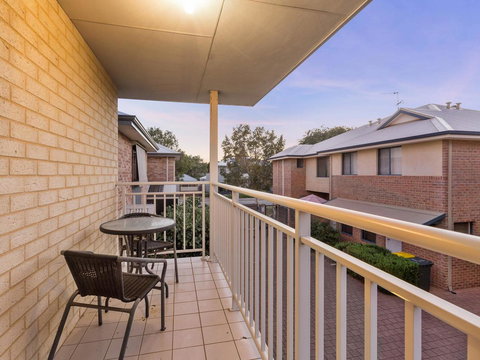 Cooper Street - E Caravan Parks 12