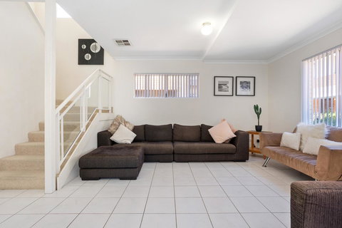 Cooper Street - E Caravan Parks 1