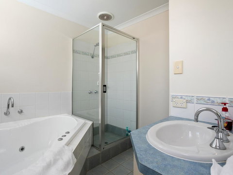 Cooper Street - E Caravan Parks 14